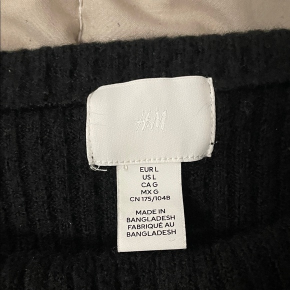 H&M Black Off-Shoulder Sweater - Picture 2 of 5